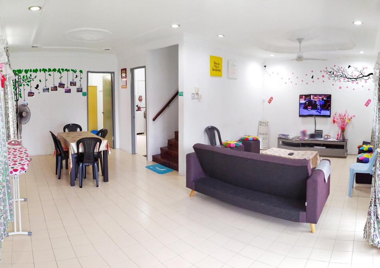 H Homestay Sibu - 500Mbps Wifi, Full Astro & Private Parking! Eksteriør billede